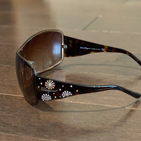 Salvatore Ferragamo 1150-B 705/13 120 3N - Picture 1 of 4
